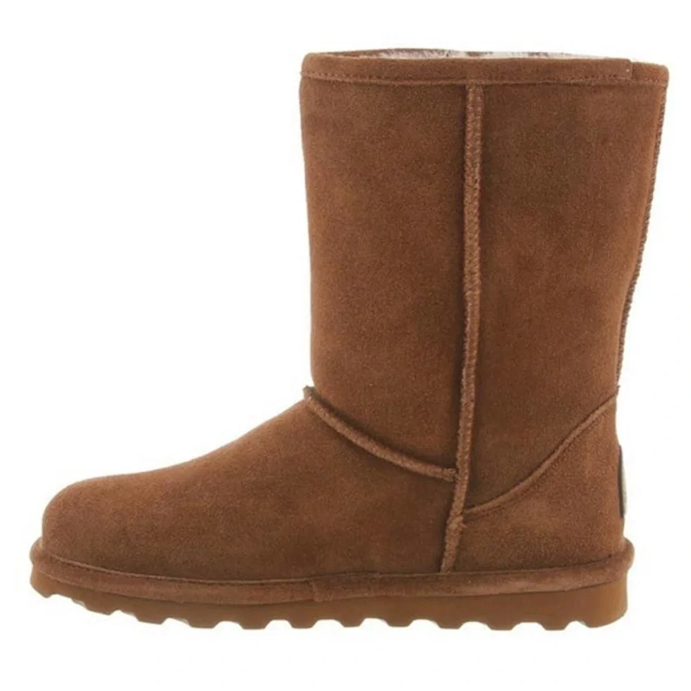 Bearpaw Women's Elle Short Hickory Suede  Boots . Size 8